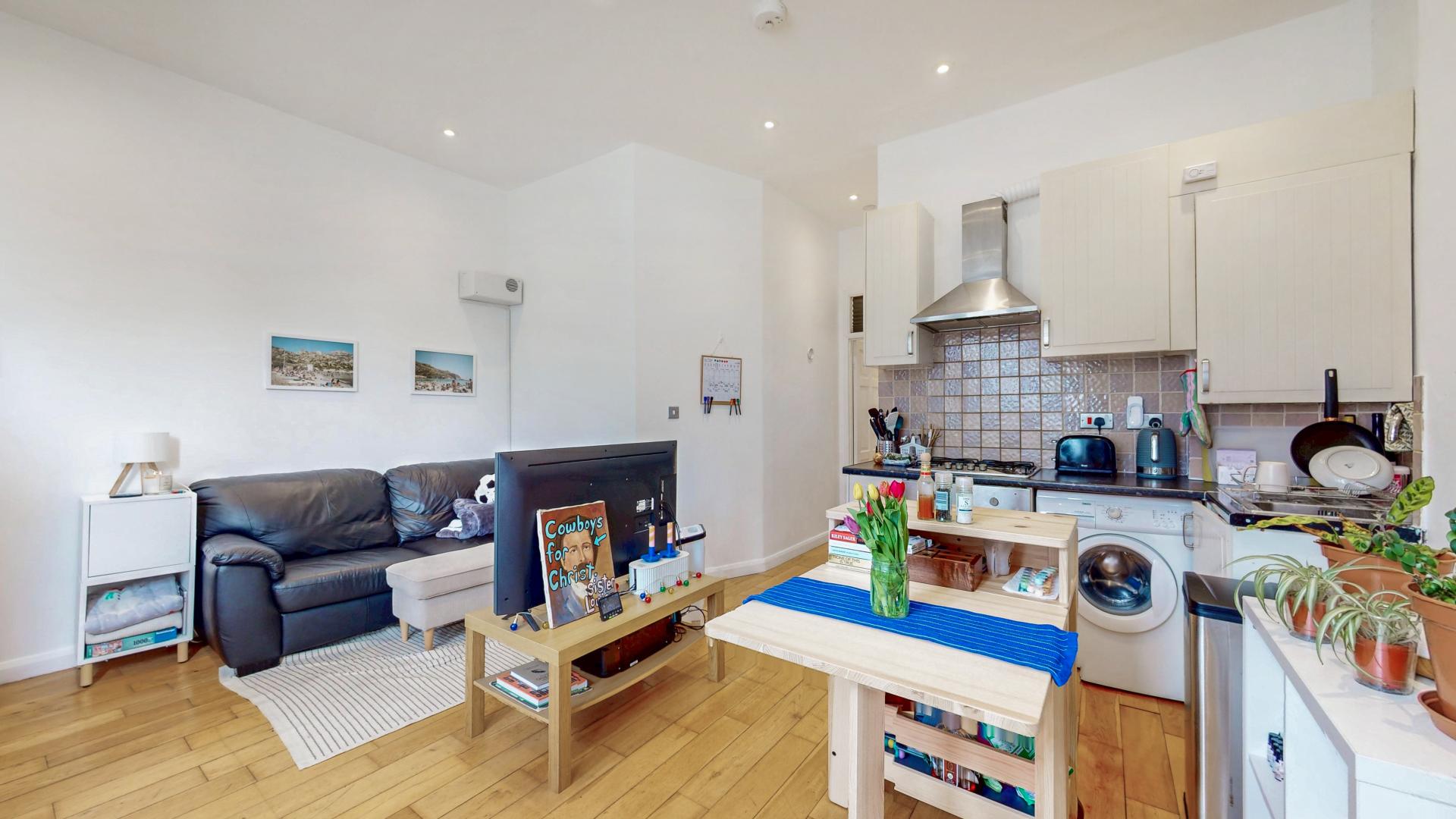 Stunning Apartment Streatley Road, Kilburn